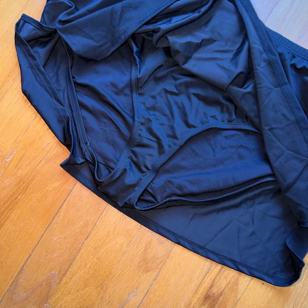 New Cacique Swim Black Swim Skirt with Built-in Brief Size 14 Minimalist Classic